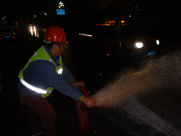 沖洗管網(wǎng)保水質(zhì)  安全巡查責任重