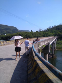 勤勤懇懇為工作，認(rèn)認(rèn)真真為百姓