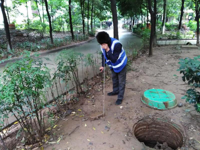 營(yíng)銷部走進(jìn)政府院壩開(kāi)展管網(wǎng)隱患排查工作