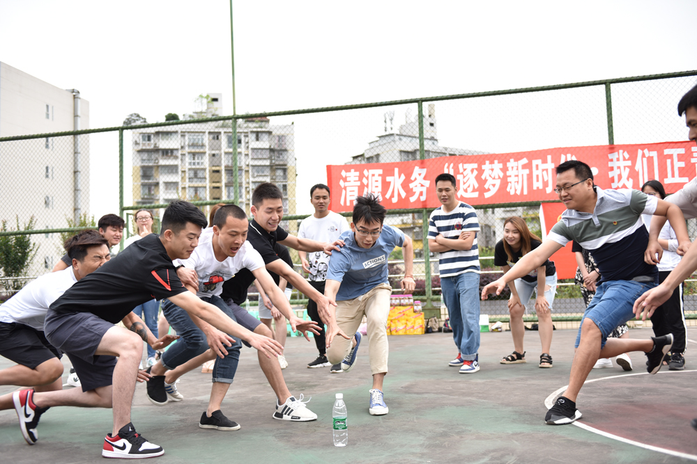團(tuán)總支組織開(kāi)展“逐夢(mèng)新時(shí)代.我們正青春”主題團(tuán)日活動(dòng)