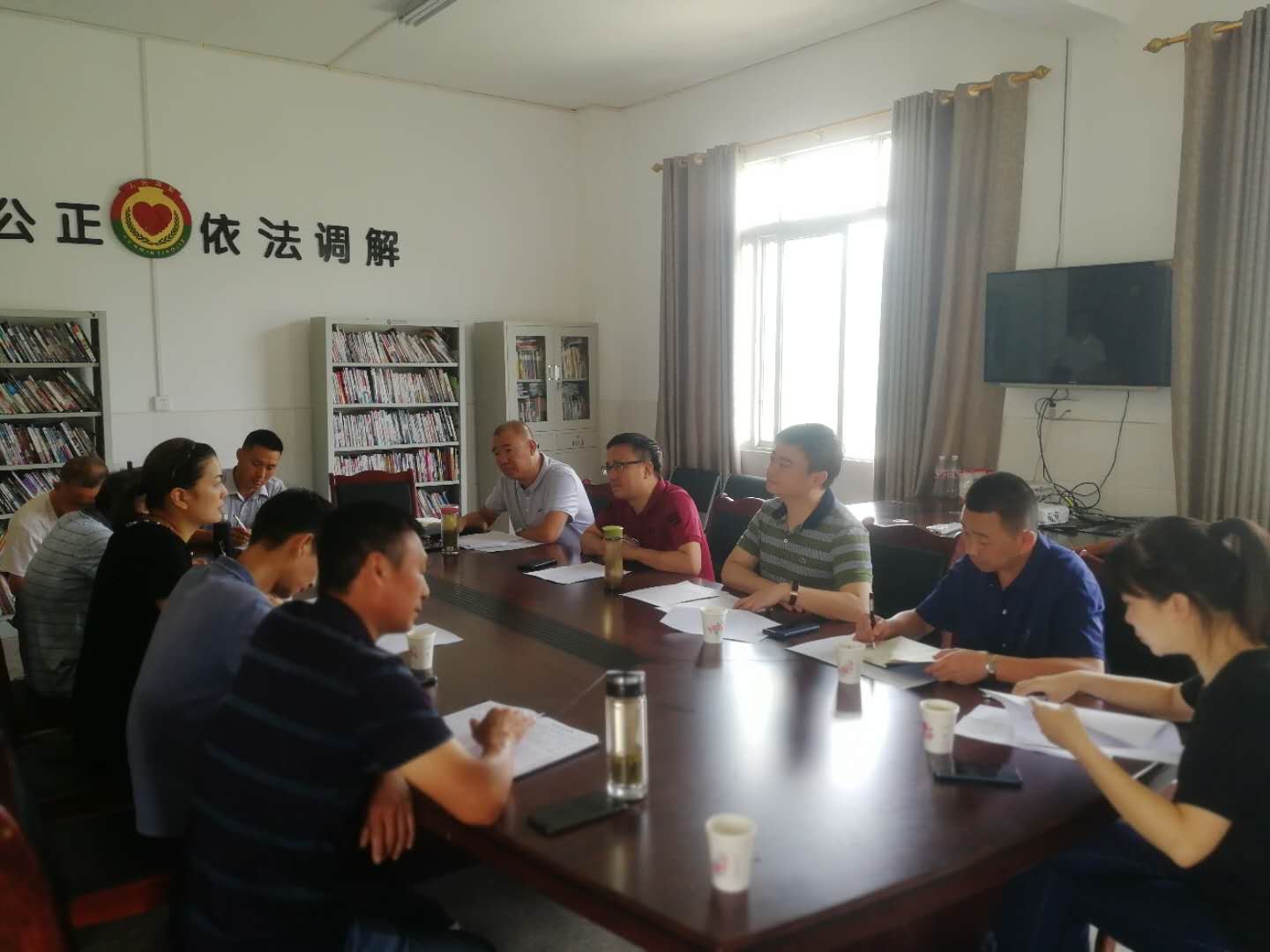 集團公司黨委書記、董事長周燕賓一行到栗子村開展脫貧幫