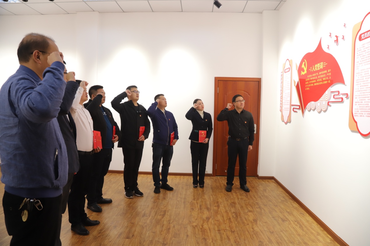 善學善思善言善行，起好黨員帶頭作用