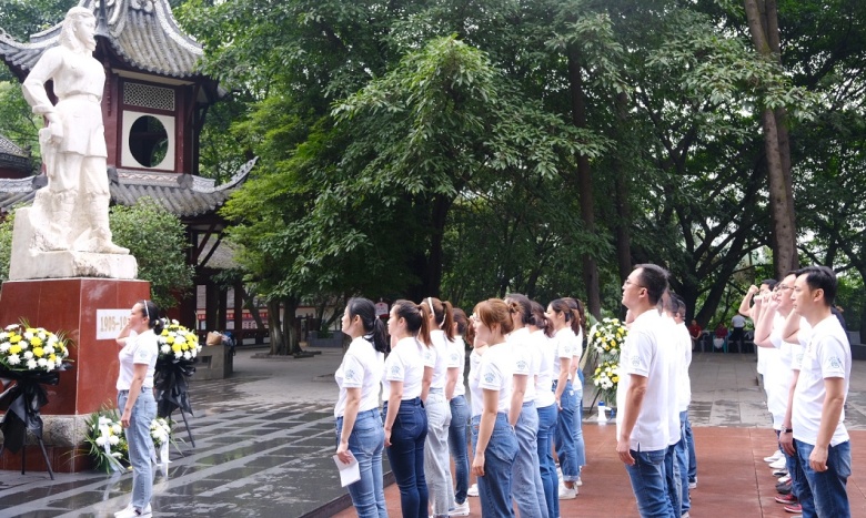 銘記革命先驅(qū) 傳承英烈精神 ——共產(chǎn)黨員服務(wù)大隊支部開展追思趙一曼英烈活動