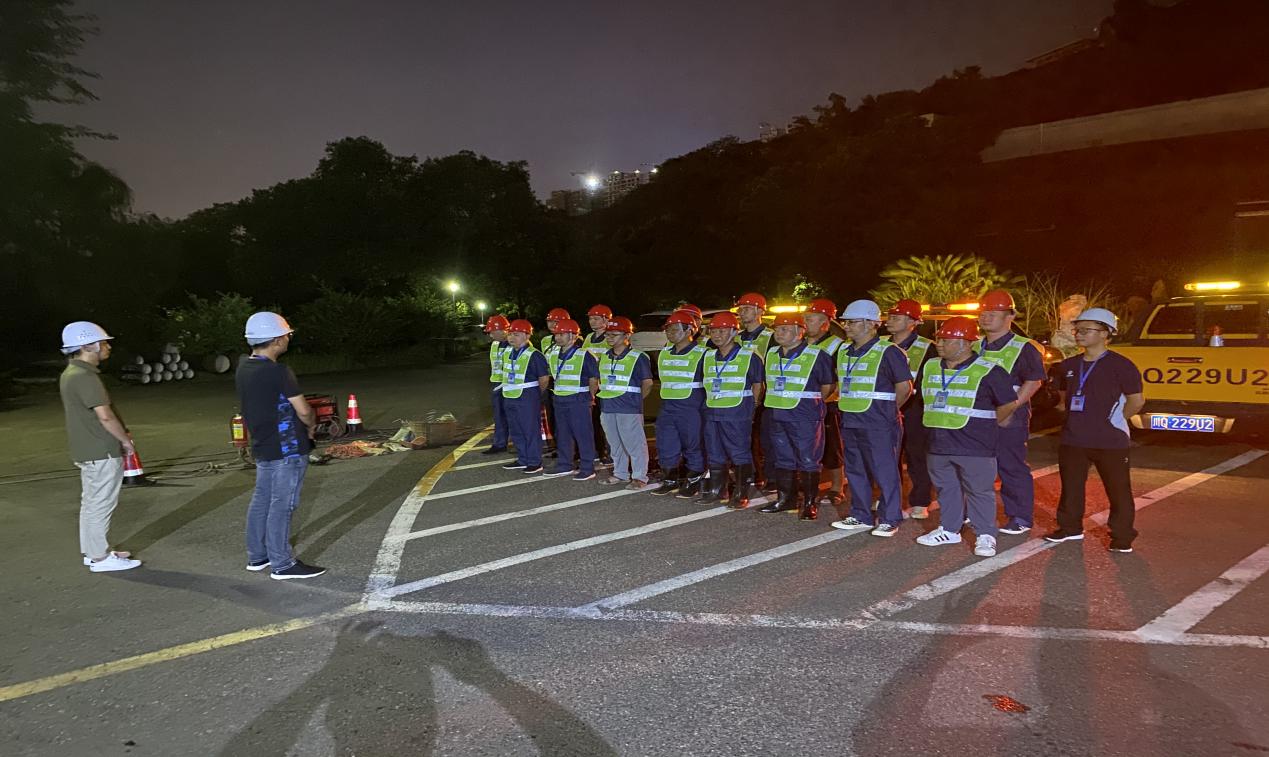 筑牢供水“安全墻”，管網(wǎng)部開展兩江管線 應(yīng)急搶修演練