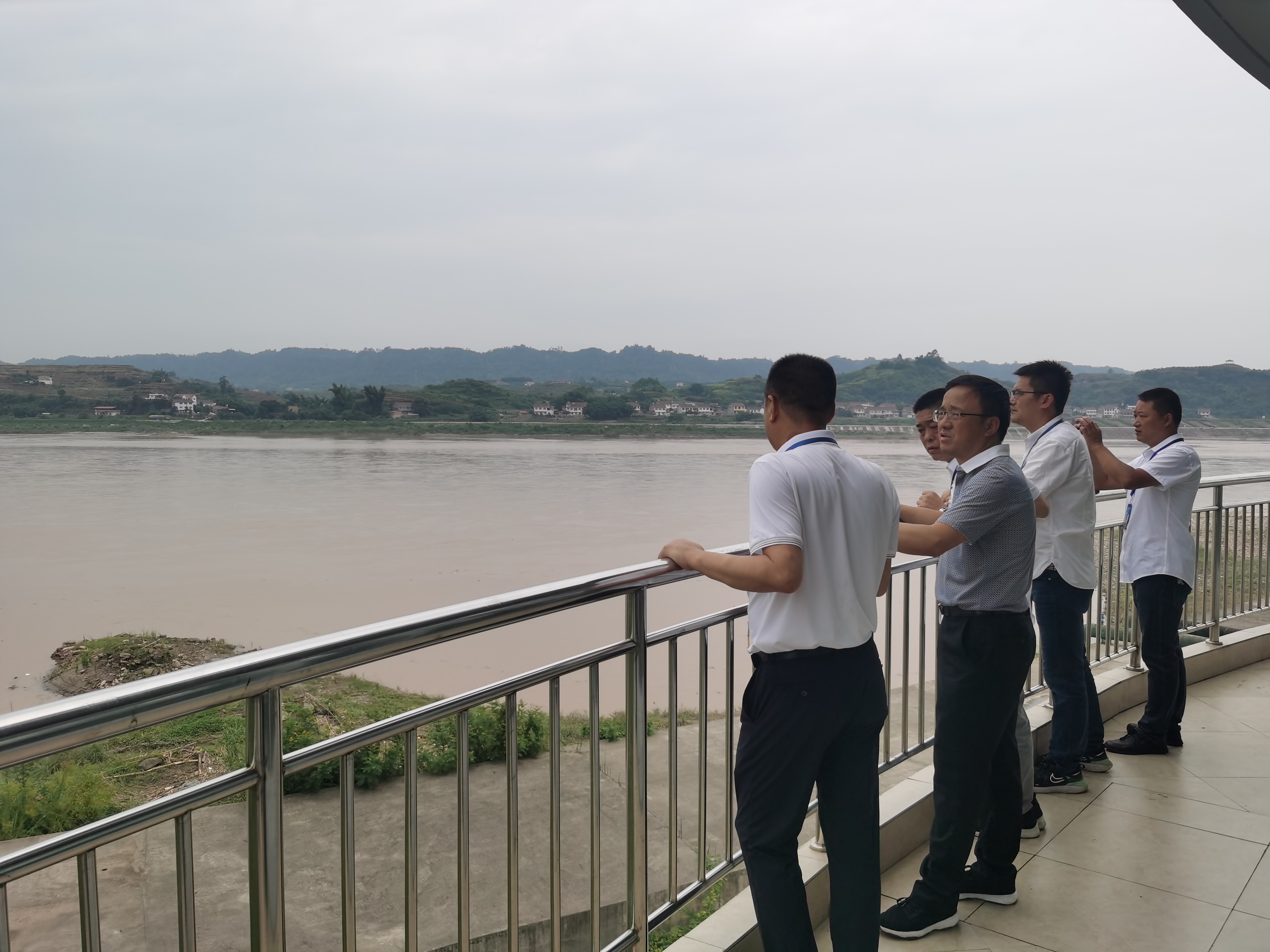 集團公司黨委書記、董事長周燕賓調(diào)研菜壩水廠安全生產(chǎn)、生態(tài)環(huán)保工作