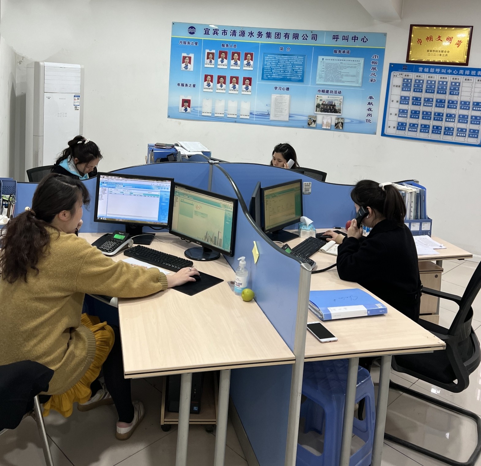 致敬半邊天，熱線崗位展風采