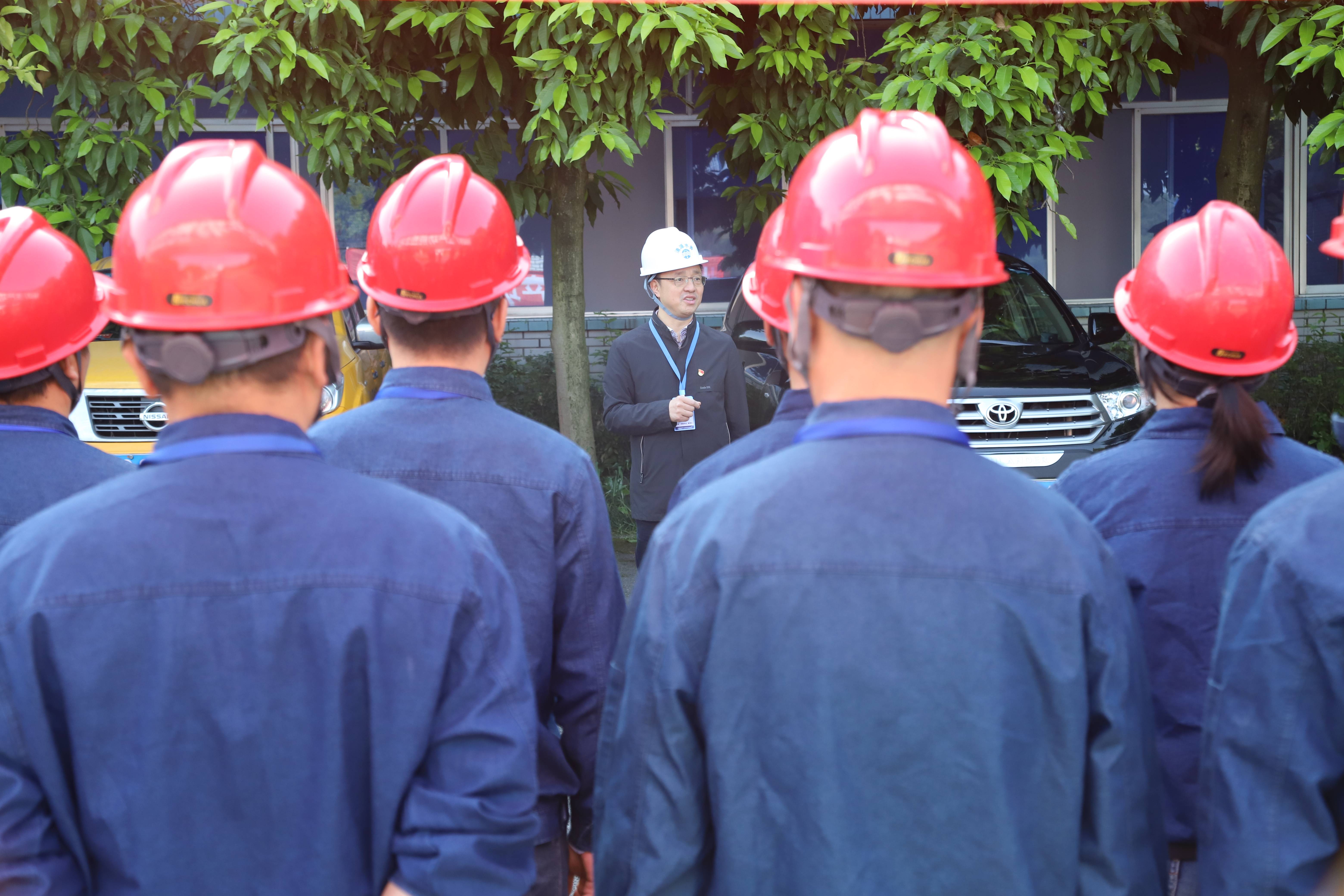 以演促練強(qiáng)本領(lǐng)，以練備戰(zhàn)鍛精兵