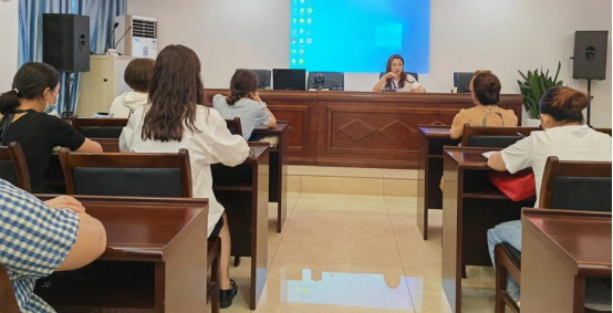 供水宣傳進社區(qū) 為民服務(wù)零距離