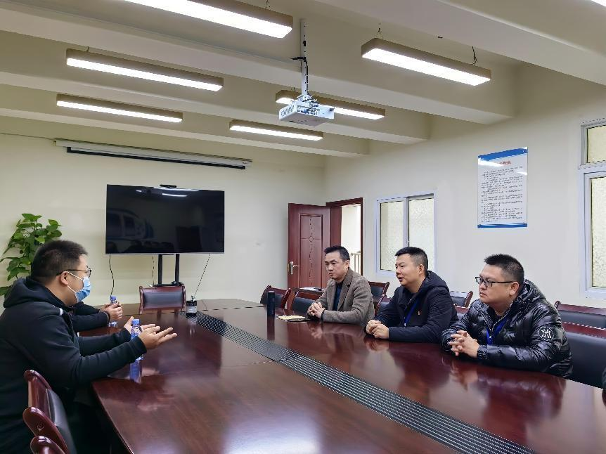 助校解憂獲錦旗 精準(zhǔn)服務(wù)受好評(píng)