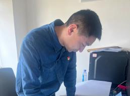 《榜樣在身邊》系列報(bào)道——優(yōu)秀共產(chǎn)黨員⑦五水廠(chǎng)煥新記：徐金艷與團(tuán)隊(duì)的實(shí)干足跡