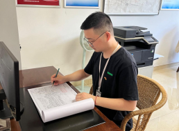 《榜樣在身邊》系列報道——工作標(biāo)兵 江一航、優(yōu)秀青年 李玉涵